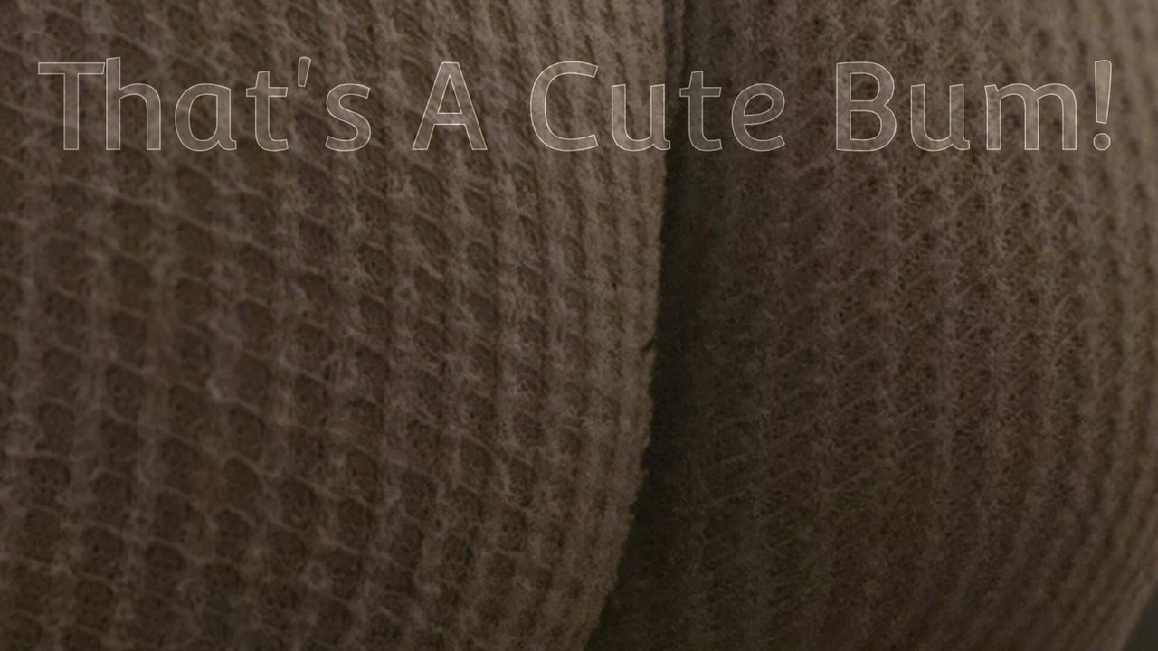 Szczęśliwego Nowego Roku. Patrzę na moją uroczą dupa.