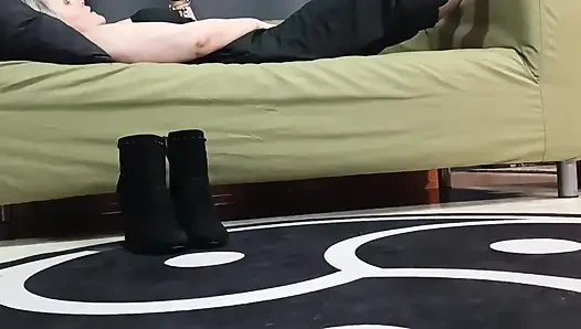 Sissy Masturbates with Feet Empress Mbella