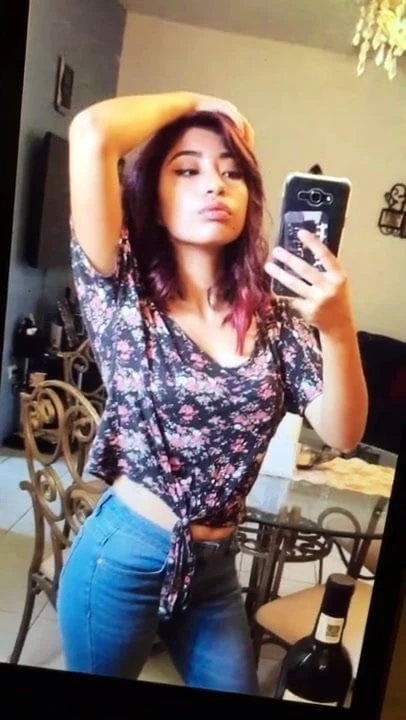 Emely cumtribute