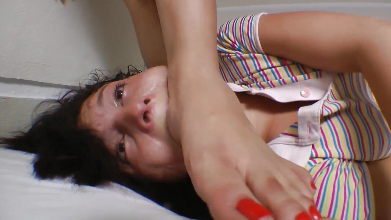 Глибокі ноги повністю руйнують рот раба Франческою та Ерікінхою