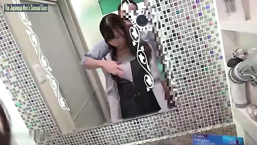 Contract Edge Leidenschaft als Elite-Trainee tritt trotz der Gefahr auf, die ihre Karriere begleitet.