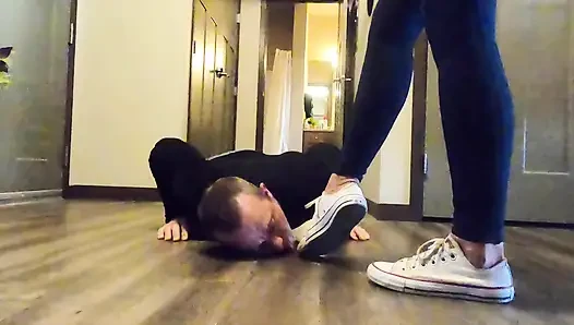 Hala bekaret kemeri içinde!