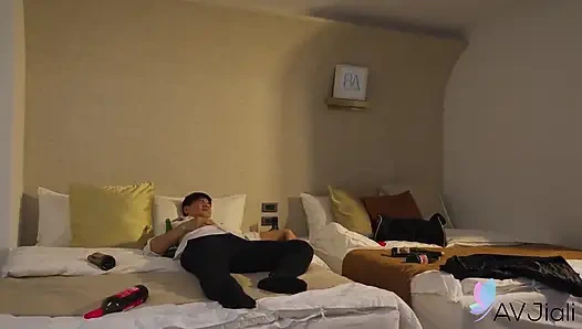 Xian'erai наслаждается страстным сексом с ее любовником на большом расстоянии