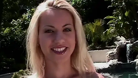 Interracialer Anal-Urlaub: Heiße Lesben-Abenteuer