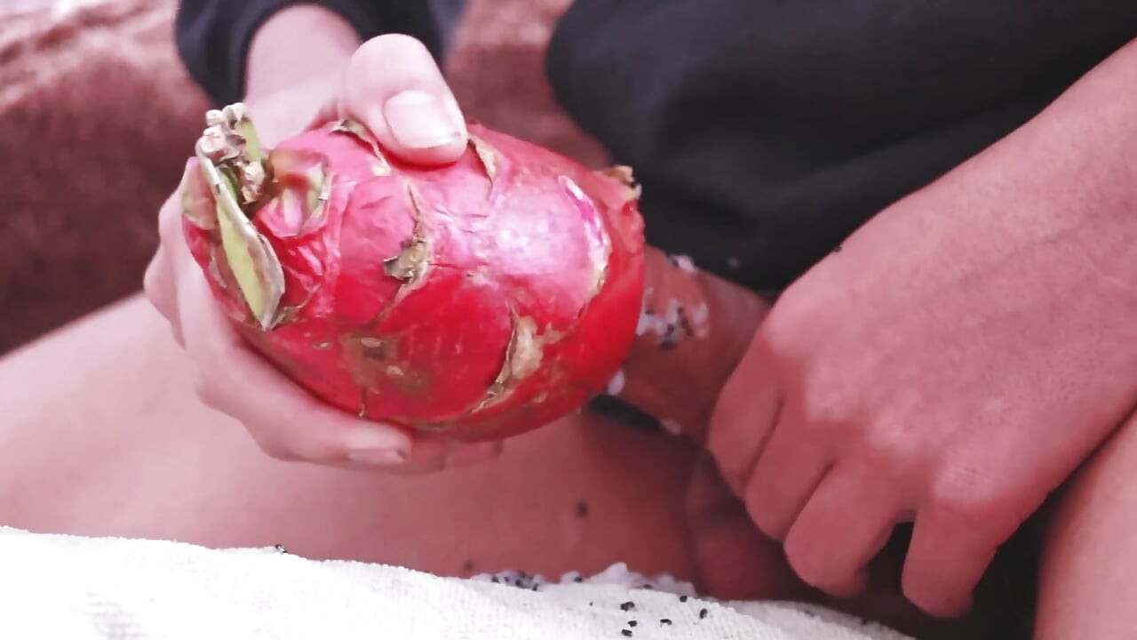 fucking a dragon fruit makes me piss