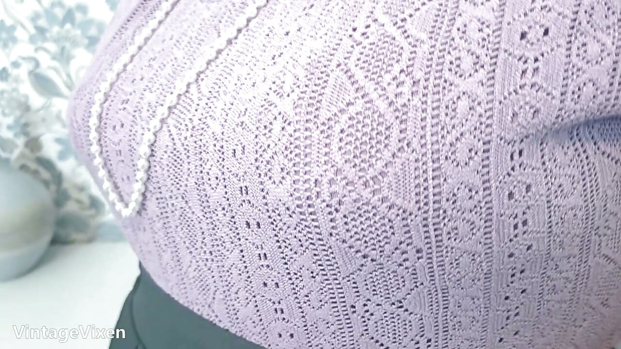 巨乳性感熟女BBW家务大奶巨型复古胸罩毛茸茸的骚逼