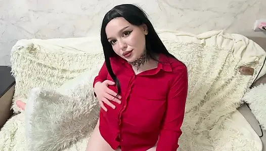 Eine süße brünette will mit dir spielen