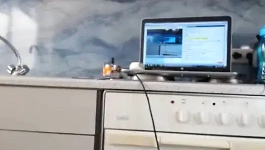 Сексуальная Dea Twerking в прямом эфире