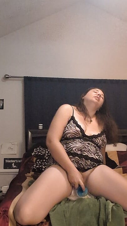 Wodospad tryskający z jazdy dildo