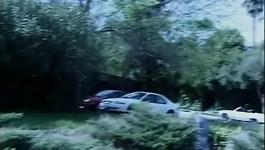 Skinny MILF Knows Well How to Handle It