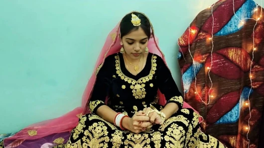 SEKS MALAM PERTAMA PASANGAN INDIA YANG BARU MENIKAH HINDI