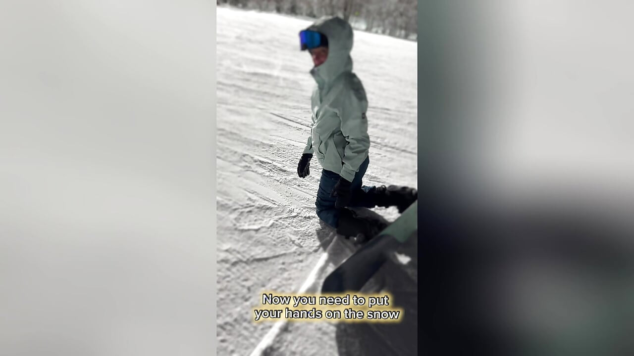 Sexo con un desconocido, follado ingenuo y sexy snowboarder en perrito después del entrenamiento