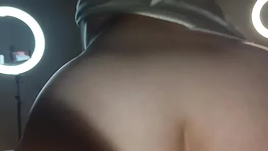 Naughty blond babe love her ass