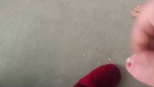 kırmızı terlikler