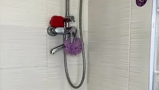 Шоу в душе!
