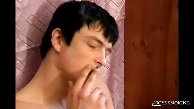 BoysSmoking: Gus nam daje uvid u njega kako miluje svoj veliki debeli kurac