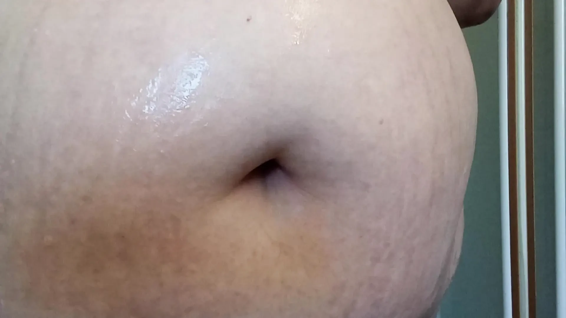मोटी milf(चोदने लायक मम्मी) शावर लेती है - मेरा मोटा पेट गीला, मोटा और पसंद करने के लिए । खूबसूरत विशालकाय महिला शुद्ध पेट बुत