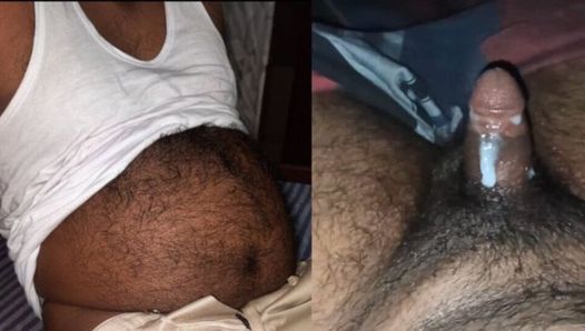 papá saca su semen lechoso a sarong