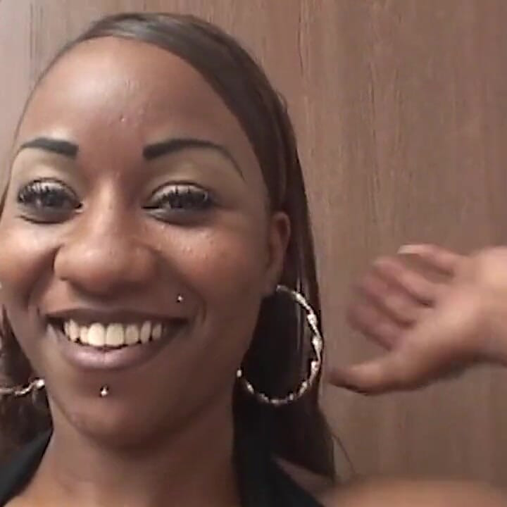 Ebony Amateur MILF Takes White Cock and Facial