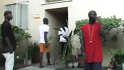 Allura Blonde ile İngiliz ırklararası grup seks