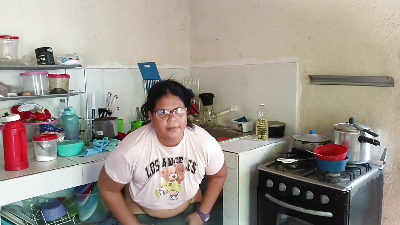 Chubby big ass likes to show off her big ass and tit she has to be seen