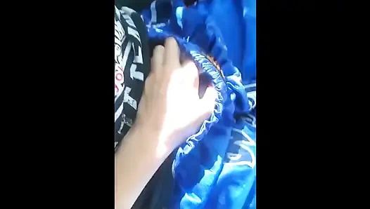 Nggak ada ibu tiri, aku nyetir mobil