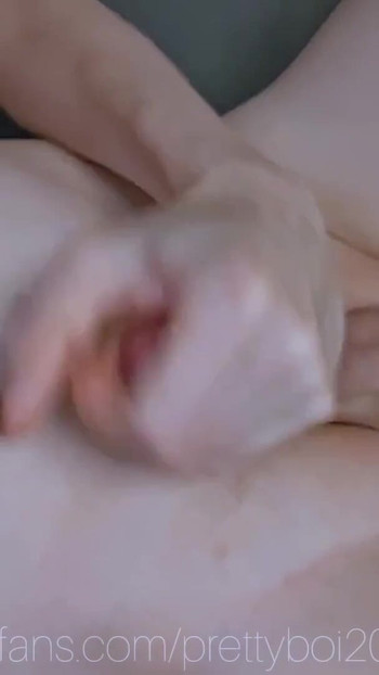 Trans Femboy Razvaljuje Guzicu Ogromnim Dildom - PrettyBoi2000X | Isječak 2