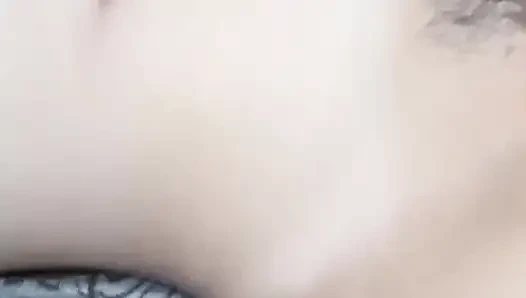 Полуночный взгляд: неожиданная любовь с соседками по комнате