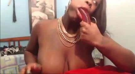 Black Cam Girl Sucks Toy