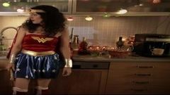 Martina Hill zeigt als Wonder Woman ihre geilen Titten