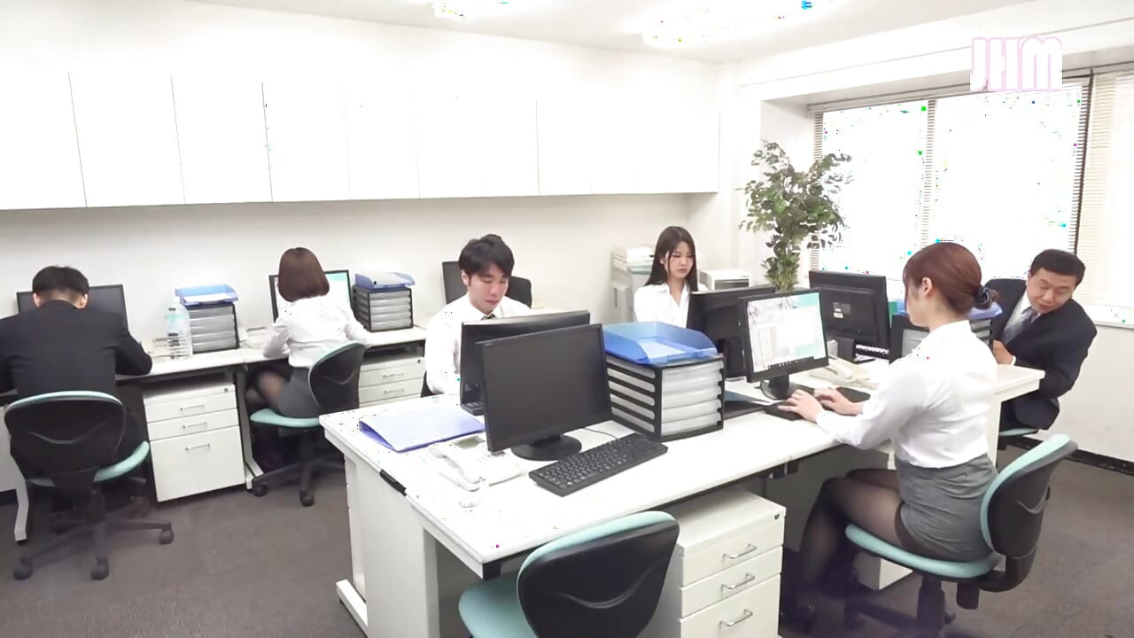 책상에서 호텔까지 당신을 따르는 사무실 유혹 팬티 스타킹 발열 - 에피소드 1