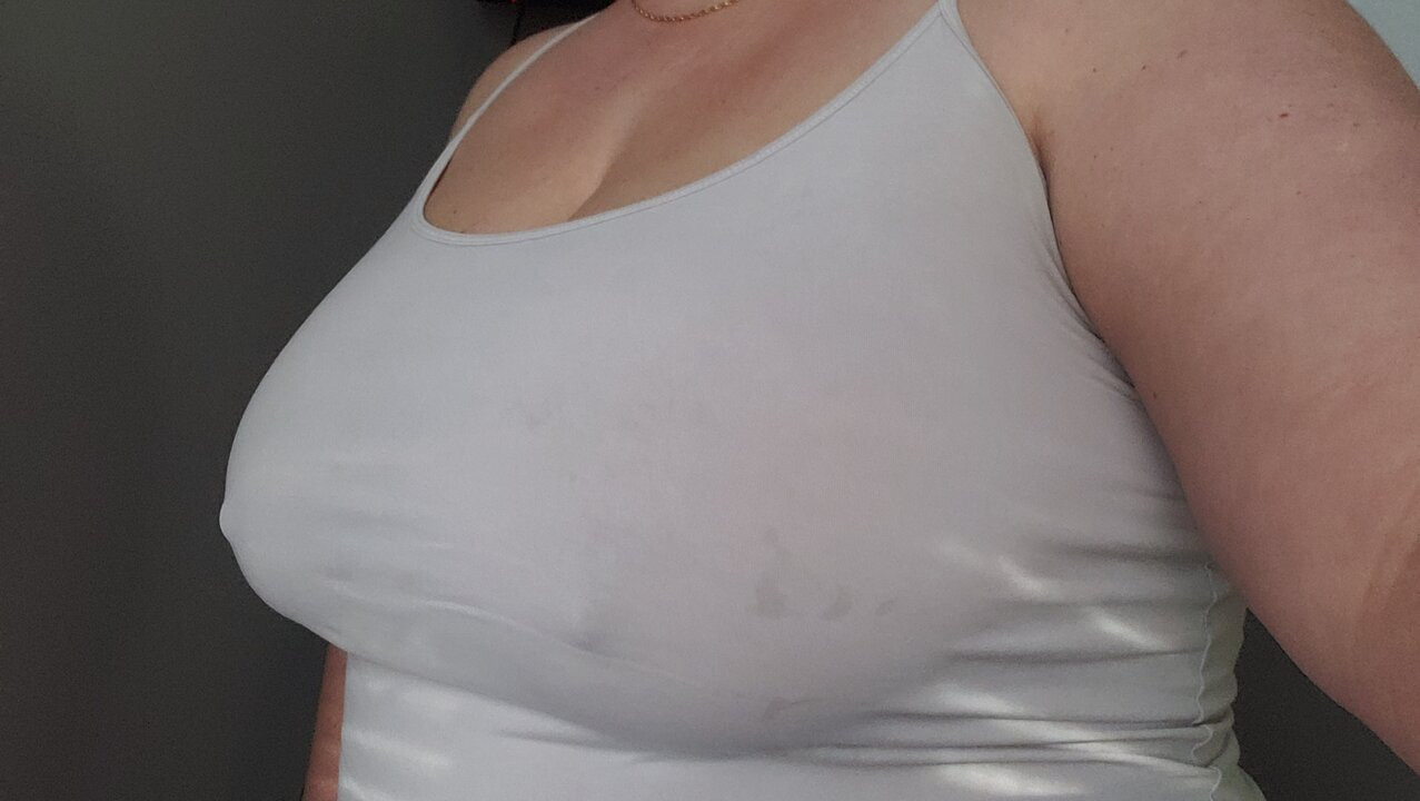 Wet t-shirt show