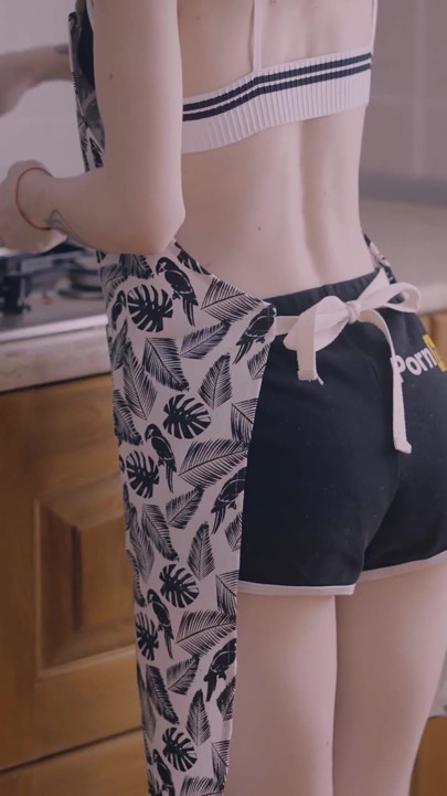 Erotic Cooking with Karneli