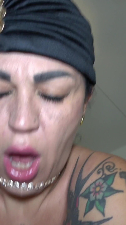 Big Ass Muslim Arab Real Estate Agent Fucks Her Client And Makes Him Cum | Clip 1