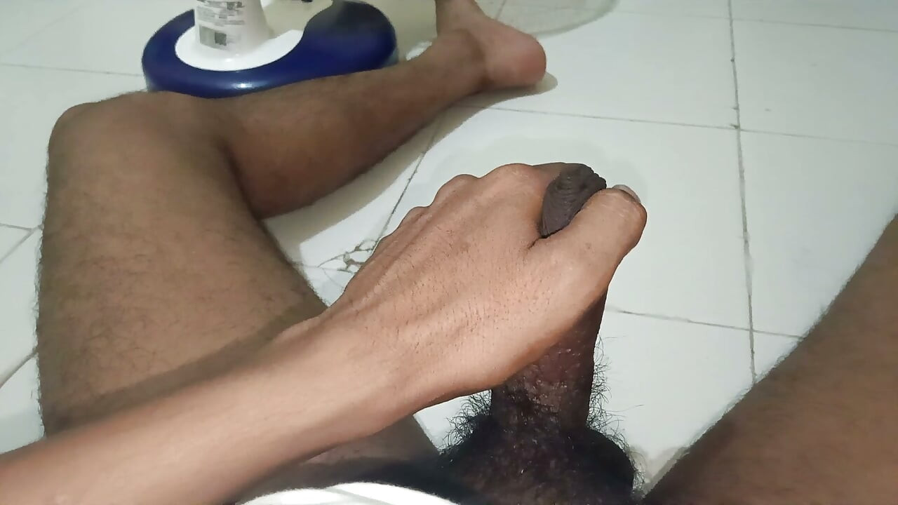 Dick Flash!cute teen gives me hand job