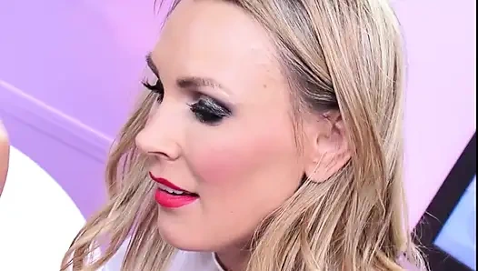 Тройничество девушек, лизущих и любящих друг друга