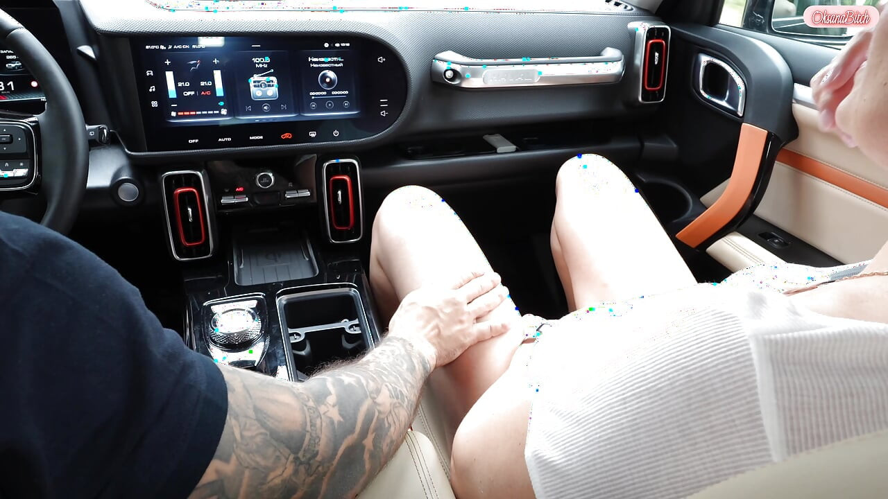 Slut Wife Sucks Huge Cock of a Stranger in the Car and Says Hello to Her Cuckold Hubby!