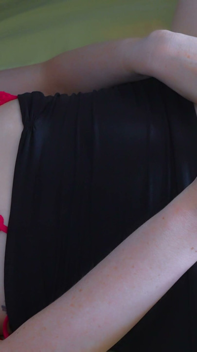 Mükemmel memeli soluk orta yaşlı seksi kadın sihirli parmakla parmaklanıyor ve yoğun bir orgazm için magicwan kullanıyor | Klip 2