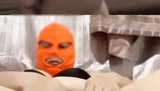 Ehefrau beobachtet mein video, während sie solo macht