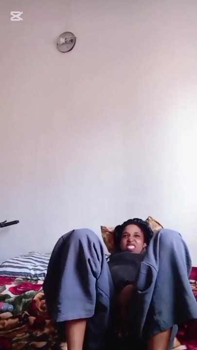 Morning cramp masturbation it's so painful if you don't have man closer to you | Clip 1