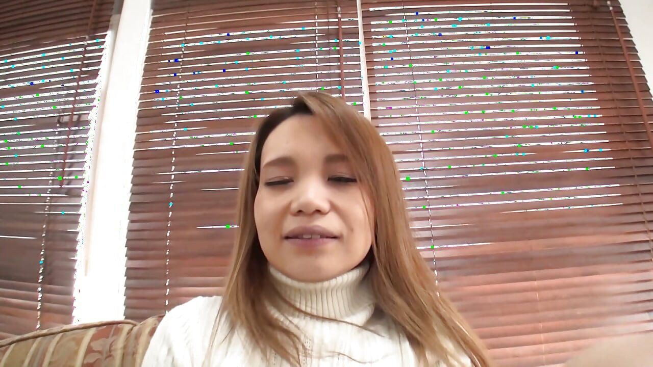 A196F11 An active summer woman I met on social media was filmed privately, entering a private room for a quiet, sex with a sneaky close-up shot!