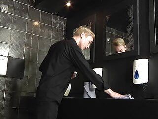 Europeanen Mickey Taylor en Jonny Castle anaal neuken in toilet