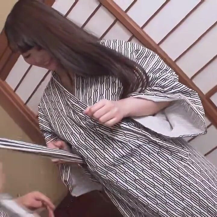 Letting Loose on Hot Spring Trip Playing with Elastic Breasts Mirai Hanamori