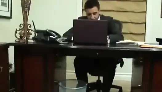 Dicke titten bei der arbeit - dein arsch wurde bedient