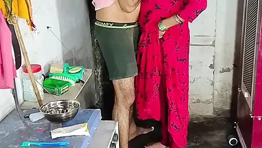 Трах киски задницей, член, сосание киски, сосание груди, сосание молока из груди и сидение на члене раком и лежа прямо на хинди аудио