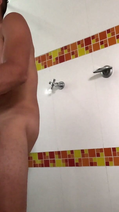 아내가 일하는 동안 샤워하는 시누이와 섹스하는 발정난 라틴계 | 클립 1