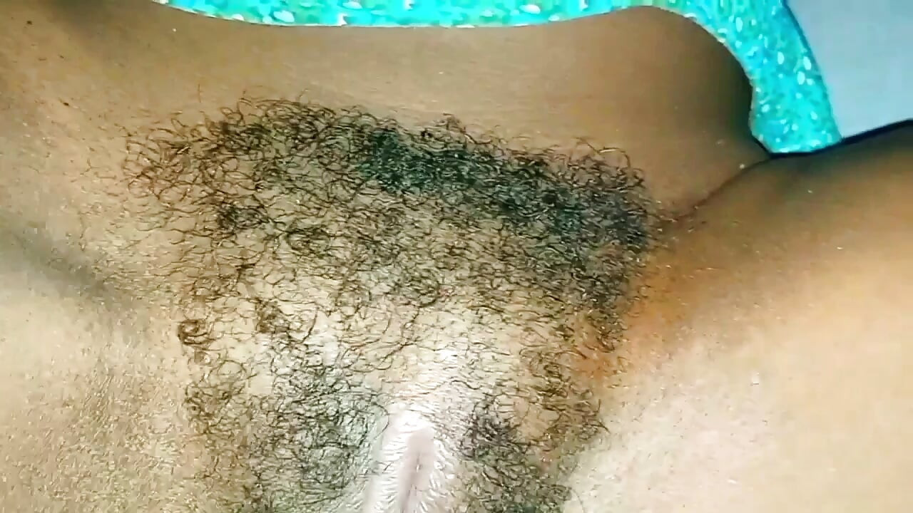 Transa com ela na boate.