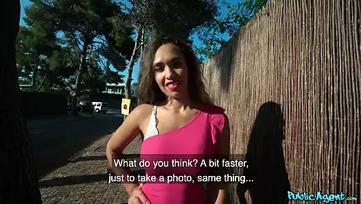 Public Agent - die russische russin briana bandares mit dicken titten wird an der Bushaltestelle geritten