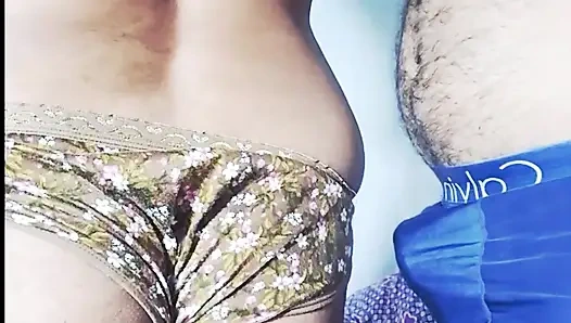 Sexy Bhabhi Richa ki hot chudai pati ke dost ne ki