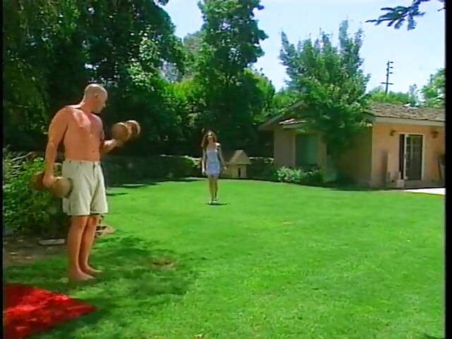 Horny babe getting her tight pussy fucked outdoors by muscular stud